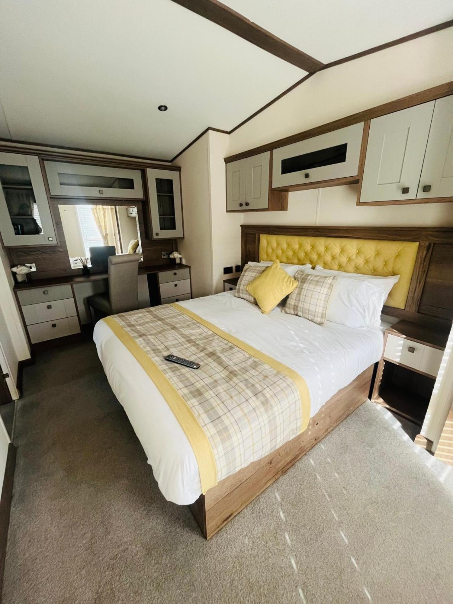 Lakeside Escape With Hot Tub ยอร์ค ภายนอก รูปภาพ