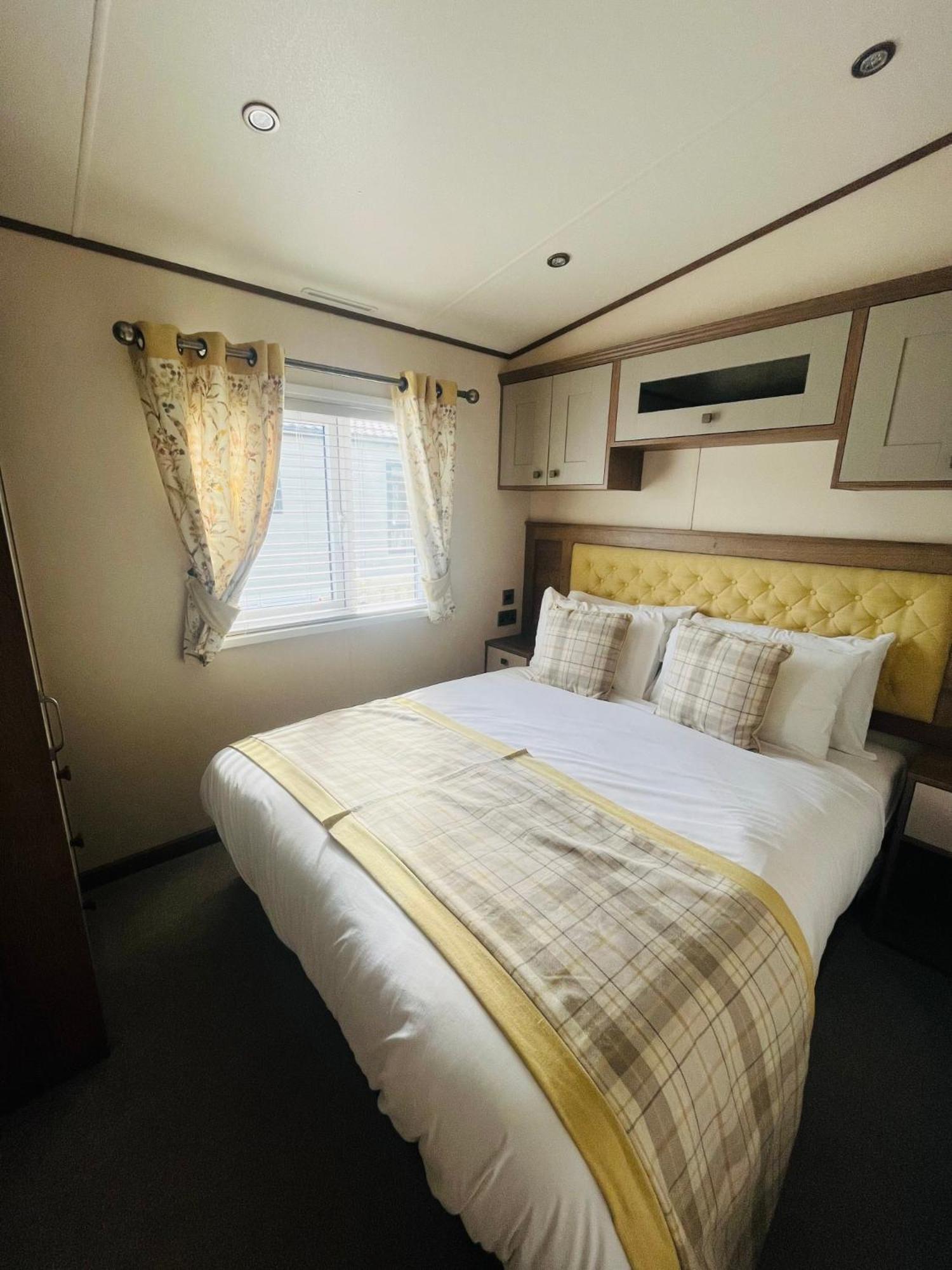 Lakeside Escape With Hot Tub ยอร์ค ภายนอก รูปภาพ